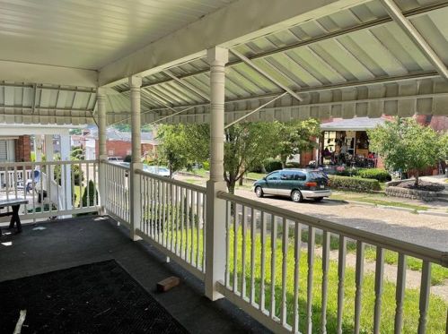 818 18th St, Ambridge, PA 15003-1803