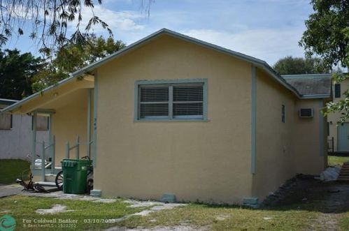349 Cypress Ave, Pahokee FL  33476-1937 exterior