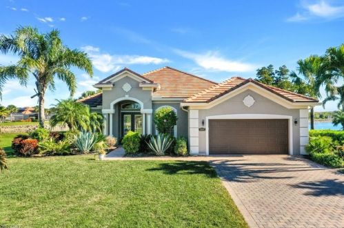 9423 Copper Rock Ct, Naples, FL 34120-4659