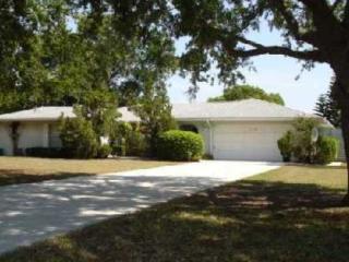 3548 Oak Grove Dr, Sarasota, FL 34243-2829