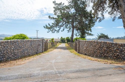 117 El Campo Rd, Pismo Beach, CA 93420-0053