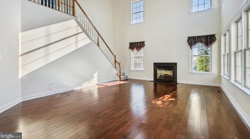 19073 Kipheart Dr, Leesburg, VA 20176-8417