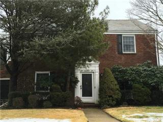 110 Virginia Ave, Freeport, NY 11520-1325