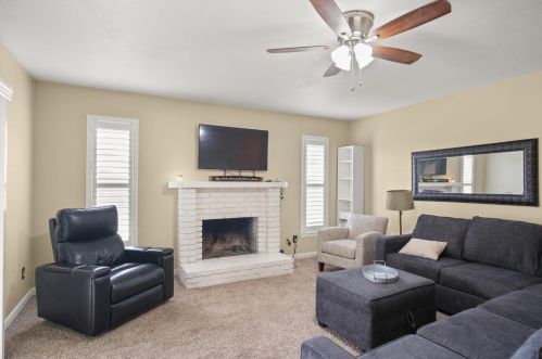 1445 Gary Ln, Modesto CA  95355-3125 exterior