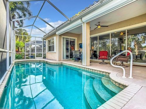 5690 Lago Villaggio Way, Naples FL  34104-5739 exterior