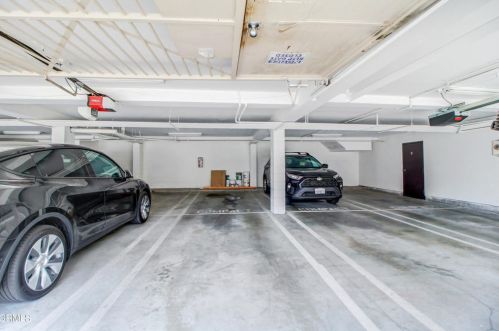 10960 Bluffside Dr, North Hollywood CA  91604-3335 exterior