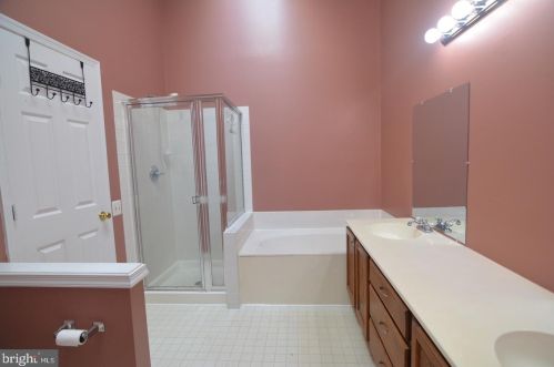 2620 Miranda Ct, Woodbridge VA  22191-5143 exterior