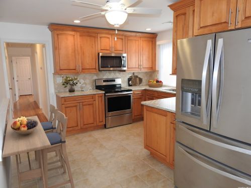 257 Sunset Ave, West Hampton Beach NY  11978-2037 exterior