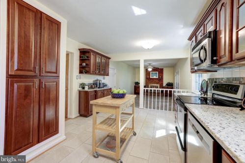 13601 Brass Harness Ct, Herndon VA  20171-3364 exterior