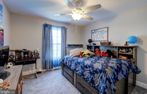 4 Highland Dr, Seaford DE  19973-4827 exterior