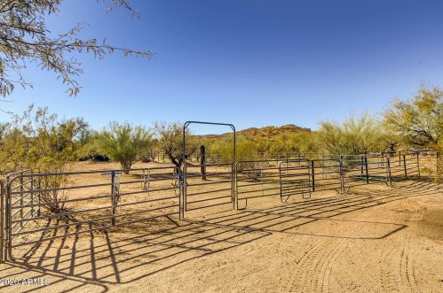 34022 13 Pl, Phoenix AZ 85020-5408 exterior