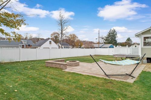 640 Mast Rd, Goffstown NH  03045 exterior