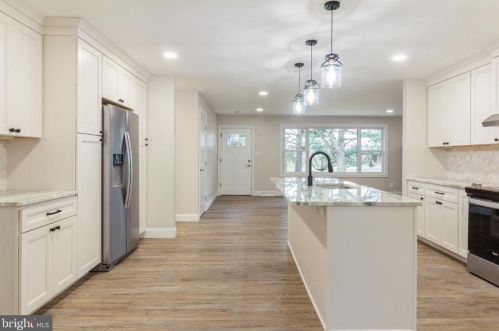 891 Kings Hwy, Pilesgrove NJ  08098-5456 exterior