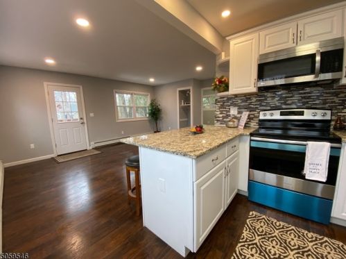 27 Skidmore Trl, Hopatcong NJ  07843-1778 exterior