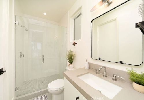 231 Seal Beach Blvd, Seal Beach CA  90740-2633 exterior