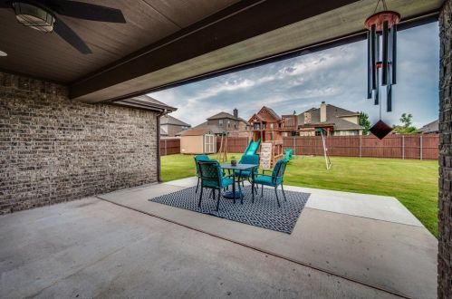 5609 Paradise Dr, Midlothian, TX 76065-1160