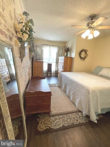 29 Johns Dr, West Enola PA  17025-2694 exterior