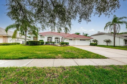 4907 Cross Pointe Dr, Oldsmar, FL 34677-5211