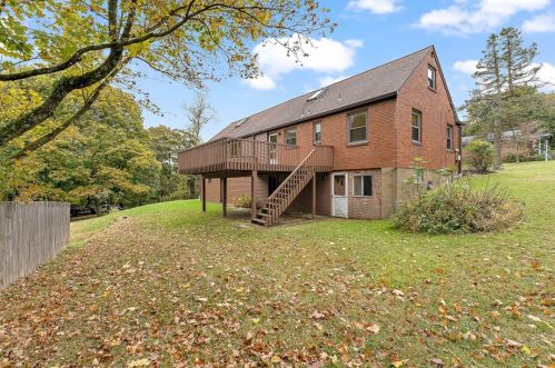 3041 Cummings Dr, Glenshaw PA  15116-2801 exterior