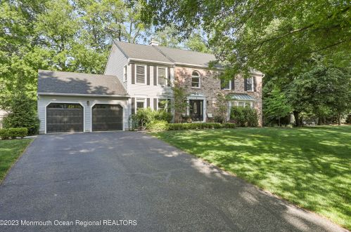 4 Aspen Ct, Tinton Falls, NJ 07712-3491