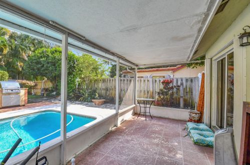9911 Majestic Way, Boynton Beach FL  33437-3303 exterior