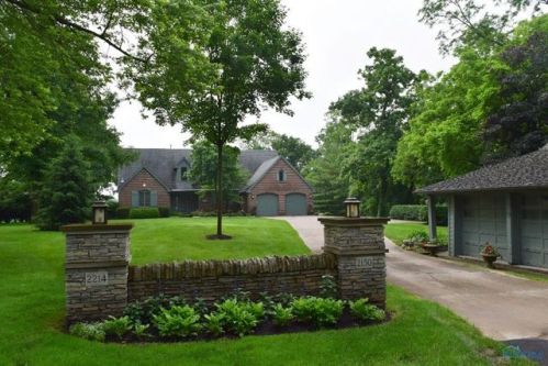 2150 River Rd, Maumee, OH 43537-3636