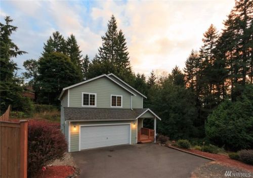 2017 John Carlson Rd, Bremerton, WA 98311-3895