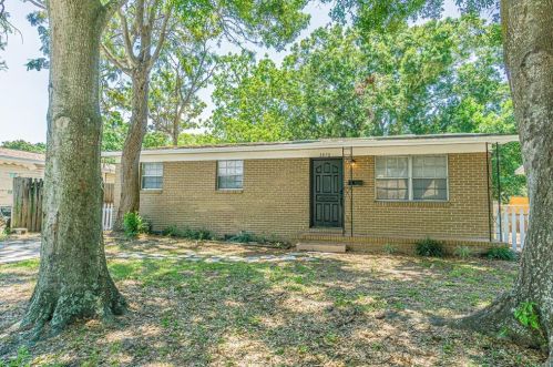 3870 11th Ave, Saint Petersburg, FL 33711-2133