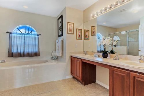 6 Flatfish Dr, Kissimmee FL  34759-4850 exterior