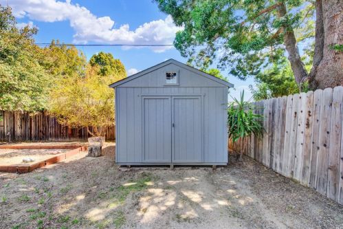 311 Edgewood Dr, Vacaville CA  95688-3602 exterior