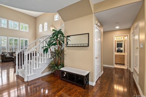 490 Tree Hollow Ct, Simi Valley CA  93065-7311 exterior
