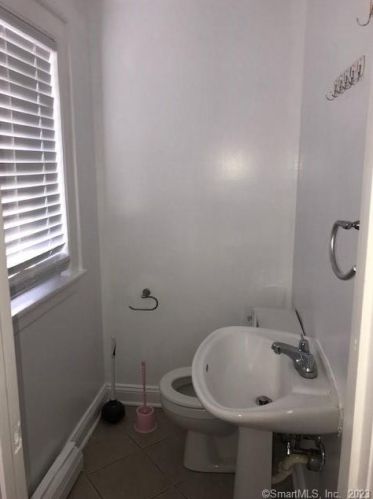 345 Stillson Rd, Waterbury CT  06705-1643 exterior