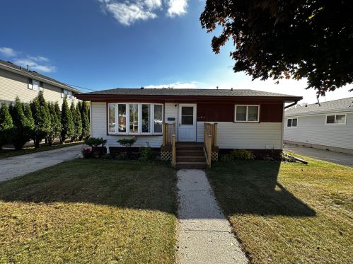 1109 28th St, Two Rivers WI  54241-2118 exterior