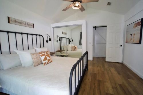 42137 Teatree Ct, Temecula CA  92591-3825 exterior