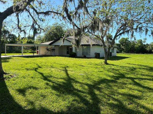 144 County Road 300g, West Columbia, TX 77486-9237