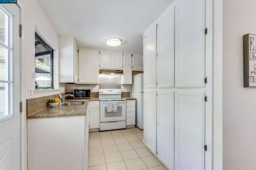 7686 Arbor Creek Cir, Pleasanton CA  94568-2264 exterior