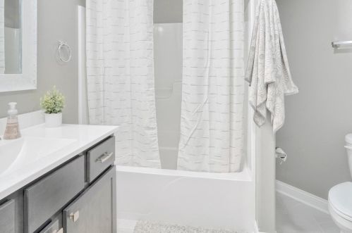 8335 107th Pl, Dyer IN  46373-8656 exterior