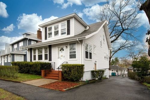 126 Piermont St, Quincy, MA 02170-2518