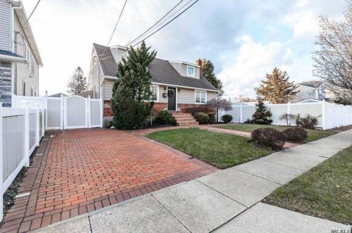 2468 Sunrise Ave, North Bellmore, NY 11710-4525