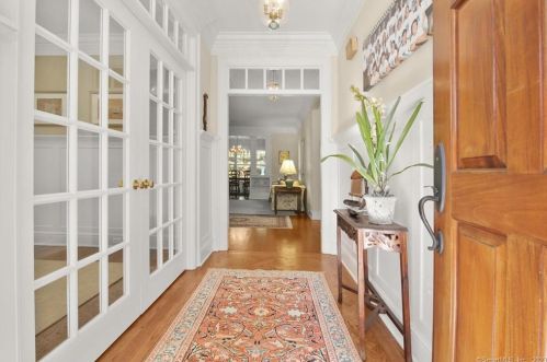 179 Sheephill Rd, Riverside, CT 06878-1108