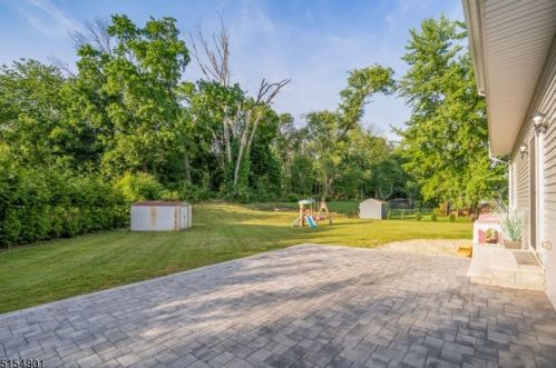 23 Alan Dr, Parsippany NJ  07054-4101 exterior