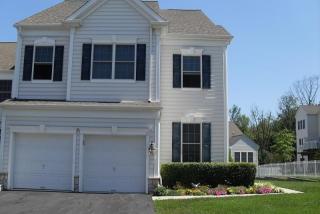 2 Yorktown Ln, Paterson, NJ 07512-2222