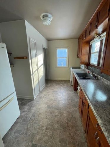 405 Vine St, Spooner, WI 54801-1461
