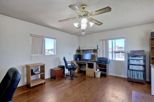 6908 Tanglewood Rd, San Diego CA  92111-4123 exterior