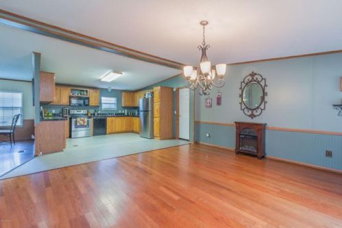 8133 Michelle Dr, Youngsville, LA 70592-6554