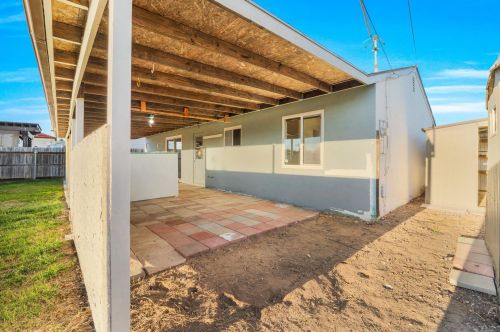 4220 Clairemont Dr, San Diego CA 92117-5536 exterior