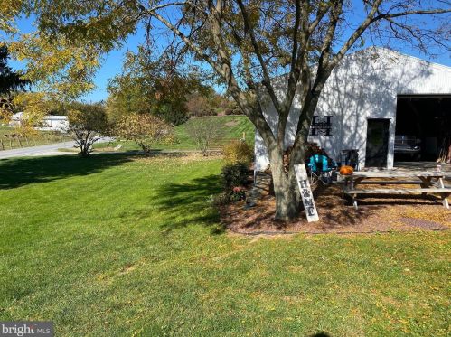 435 Boxwood Rd, Red Lion PA  17356-8347 exterior