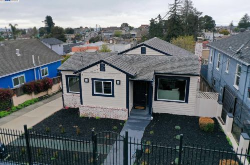 4755 Fairfax Ave, Oakland, CA 94601-4809