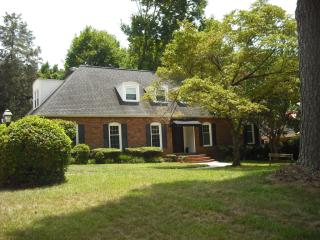 901 Greentree Dr, Charlotte, NC 28211-2733