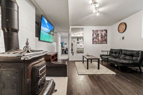 8 Kipford Way, Nashua NH 03063-1504 exterior